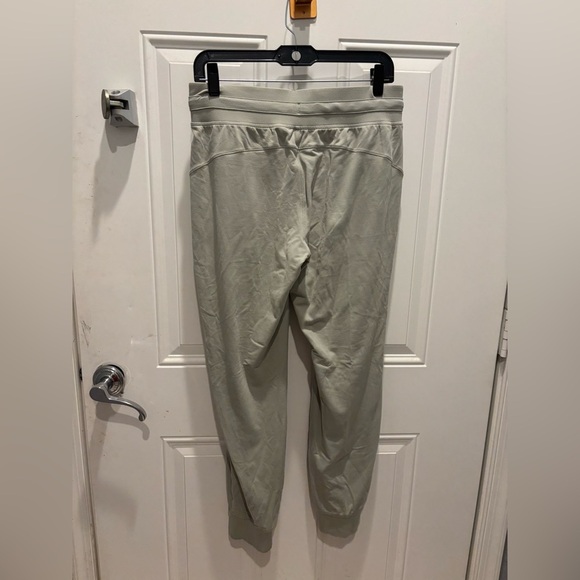 Lululemon Ready to Rulu Jogger 29" Green Fern Size 6 - Picture 4 of 5